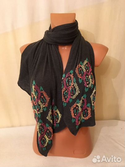 Шарф палантин с вышивкой Zara новый