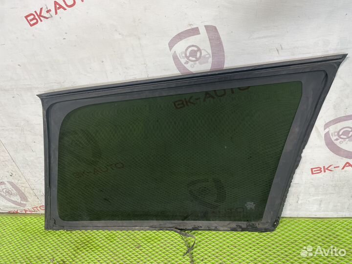 Заднее левое боковое стекло Chevrolet Tahoe GMT400