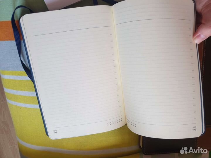 Ежедневники и блокноты