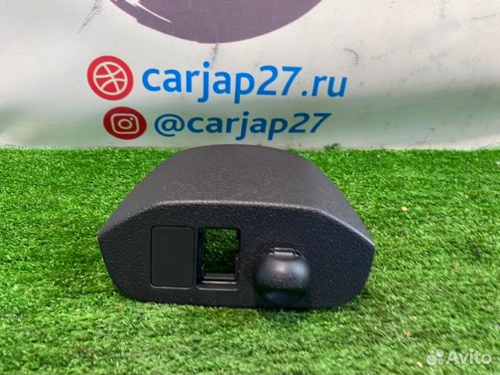 Прикуриватель(1) Toyota Vitz NSP135 1NR 2016