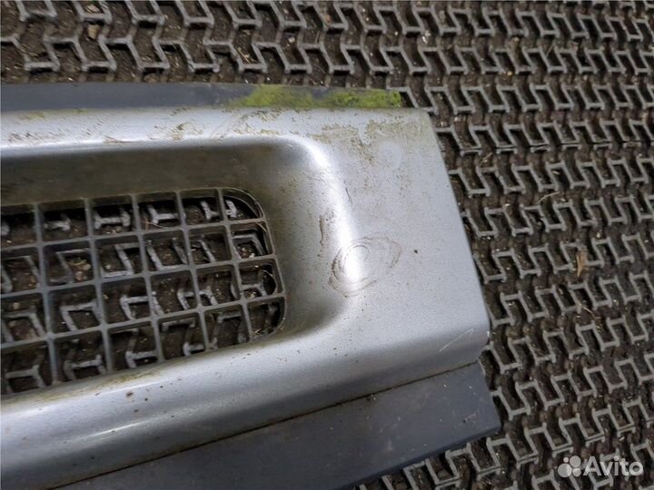 Решетка радиатора Iveco Daily 3, 2001