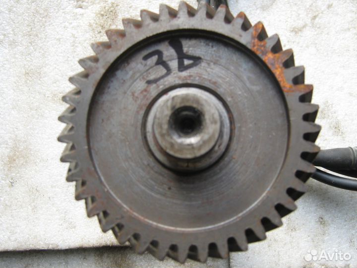 Блок шестерня,промежуточный вал кпп газ,волга