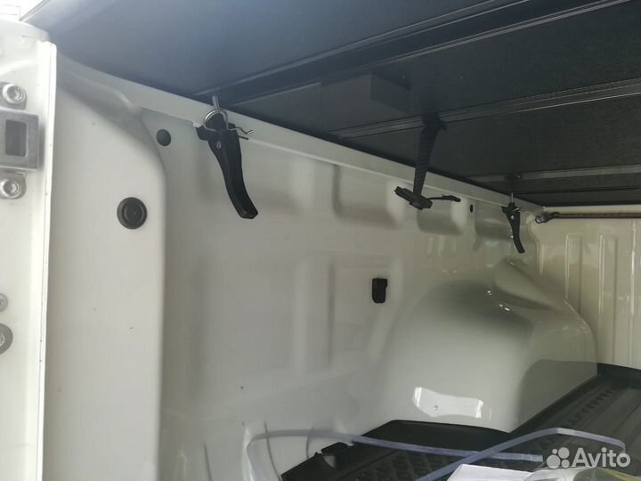 Крышка алюминиевая 3 секции Фольцваген Амарок