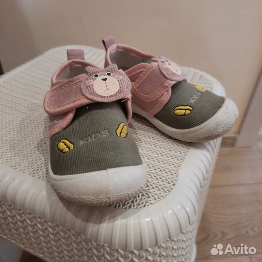 Кроссовки для девочки