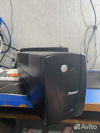 Ибп бесперебойник cyber power Value600EI