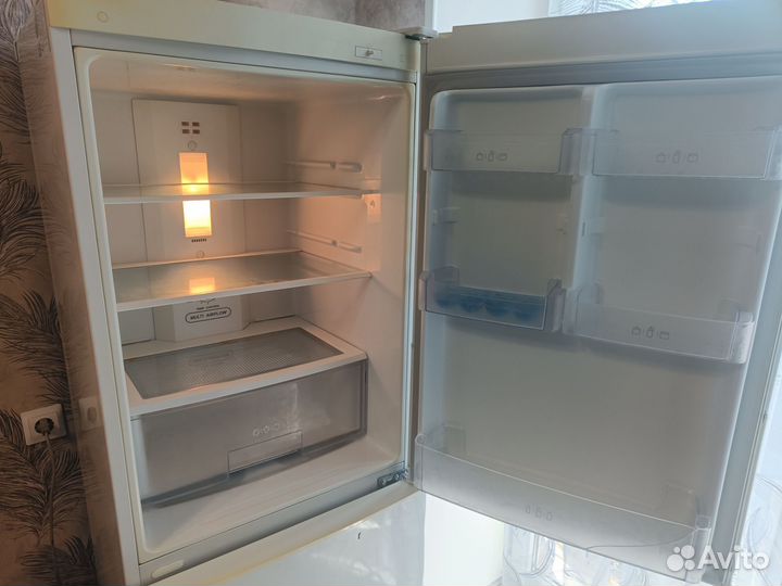 Холодильник бу LG