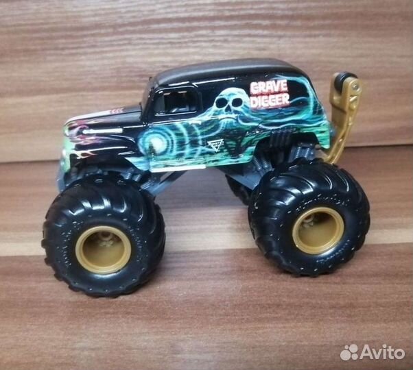 Монстр трак Monster Jam