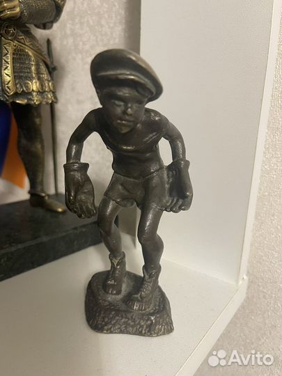 Бронзовая статуэтка вратарь. СССР