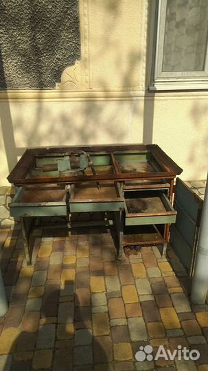 Слесарный стол СССР с металлической плитой