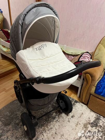 Прогулочная коляска zippy 2в1