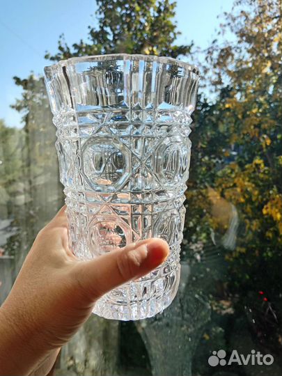 Хрустальная ваза корзинка