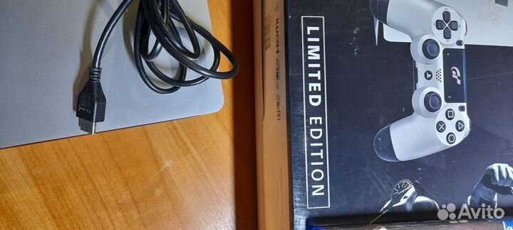 Sony ps4 slim 1tb Limited editionGran Turismo