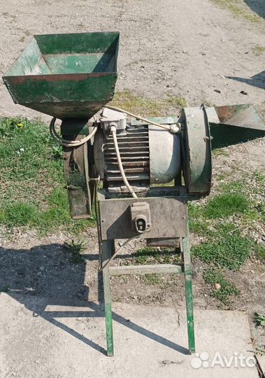 Крупорушка зернодробилка