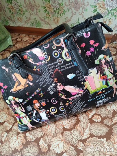 Сумка и выпрямитель