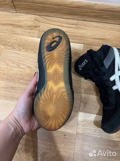Продам борцовки детские Asics matflex размер 34