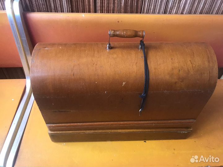 Швейная машинка