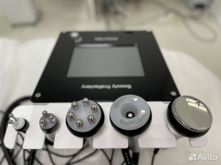 Косметологический многофункциональный аппарат