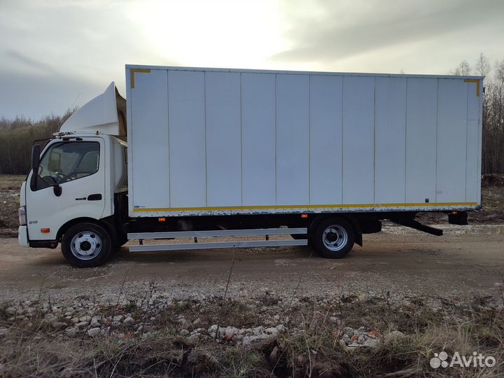 Hino 300 (Dutro), 2013