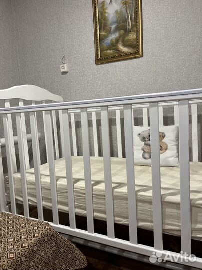 Детская кроватка с универсальным маятником, белая