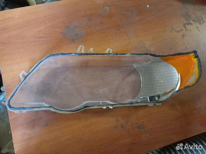 Стекло правой фары BMW X5 E53