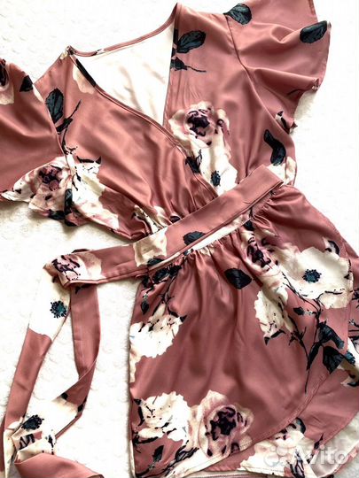 Ромпер комбинезон с шортами размер s 42-44