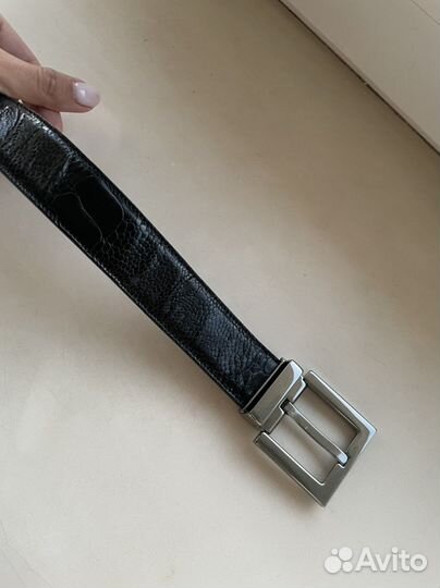 Мужской кожаный ремень черный