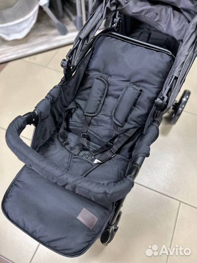Прогулочная коляска для двойняшек