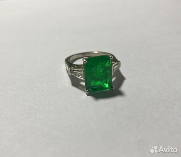 Серебряное кольцо с фианитами 17,5