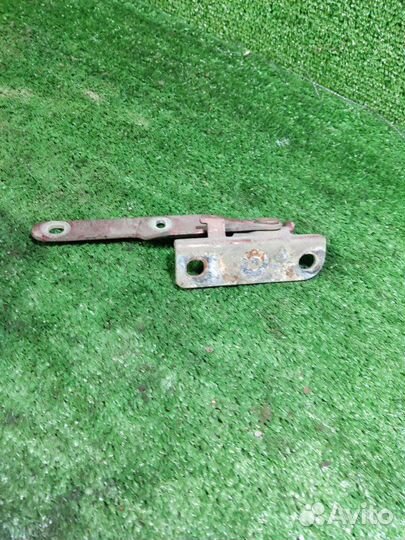 Петля капота левая Renault Logan