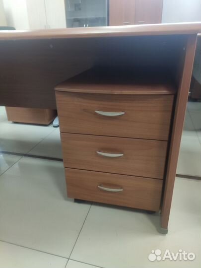 Стол письменный + тумба выкатная