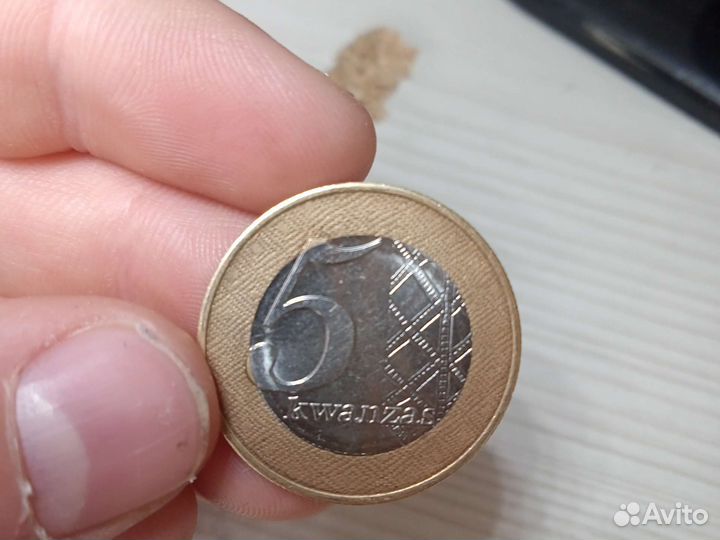 Монета 5кванзас 2012год республика Ангола в идеале