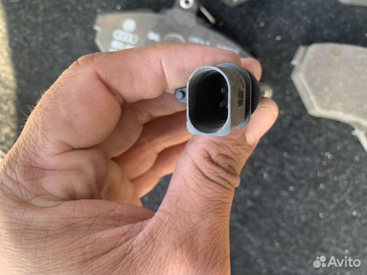 Тормозные колодки Audi 80