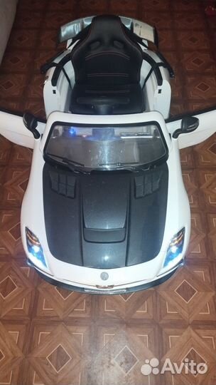 Электромобиль Mercedes-Benz SLS AMG Carbon