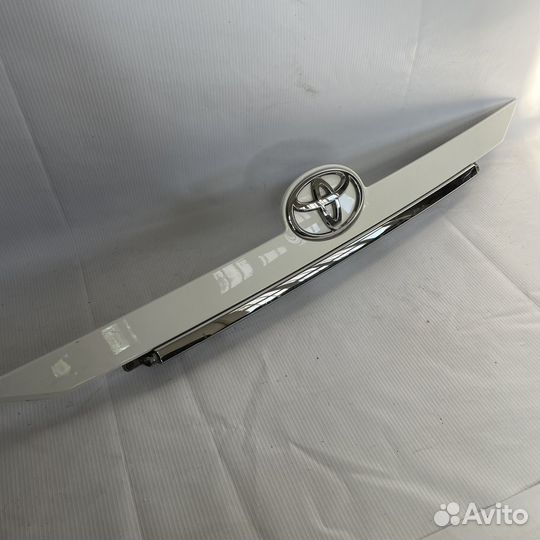 Накладка крышки багажника camryНакладка