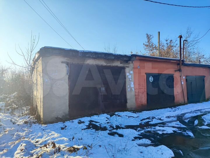 Гараж, > 30 м²