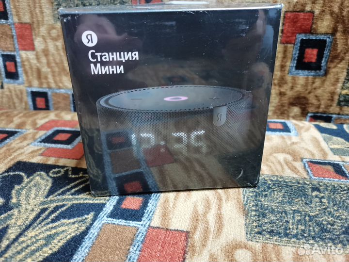 Умная колонка яндекс Станция Мини с часами