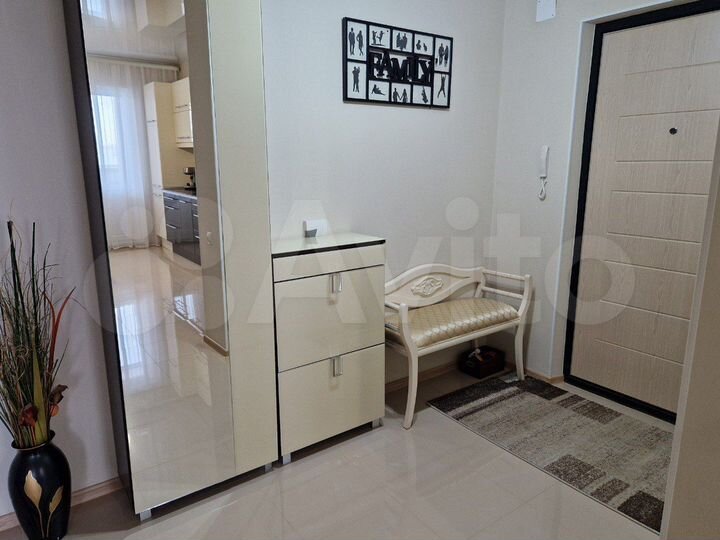 2-к. квартира, 72,2 м², 8/17 эт.