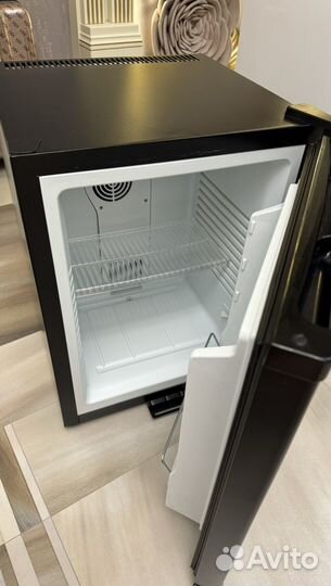 Холодильник, Мини-бар Gastrorag BCH-40BL