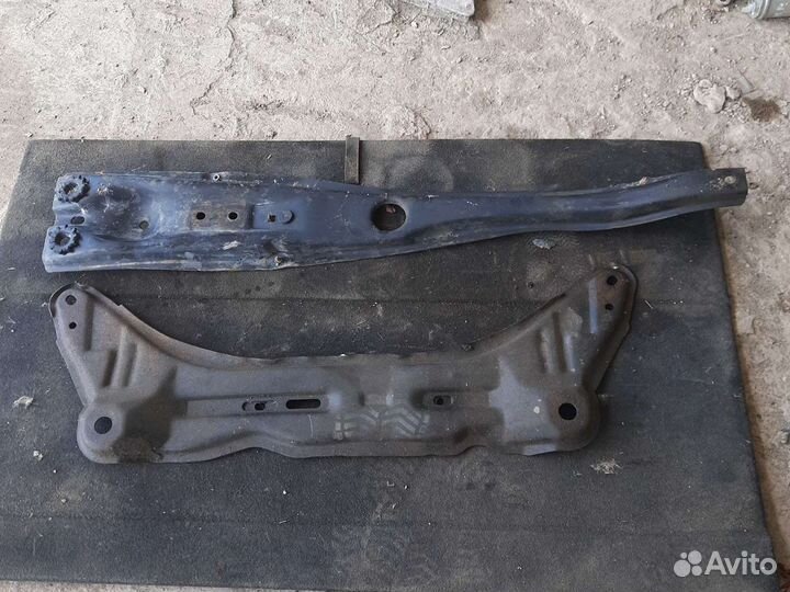 Балка лыжа Mazda Premacy