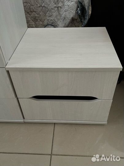 Тумба прикроватная