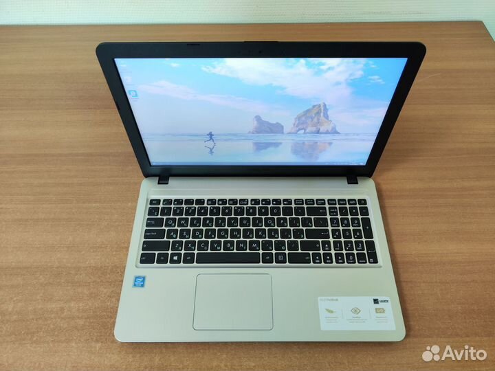Ноутбук бу Asus / как новый / ssd / 4 ядра