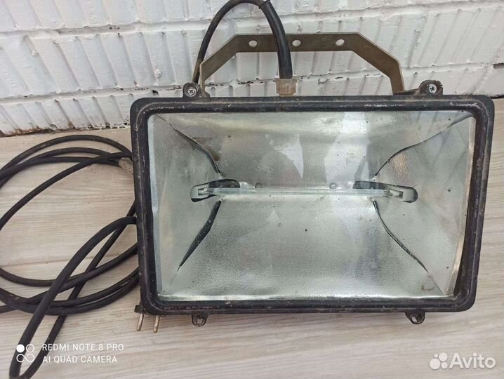 Прожекторы галогенные 1500 вт