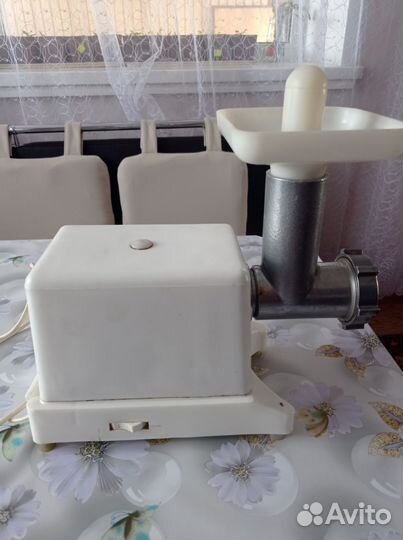 Продам. Электро мясорубку
