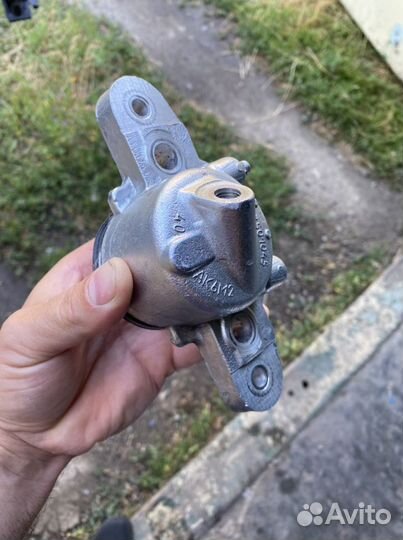 Суппорт левый LADA priora