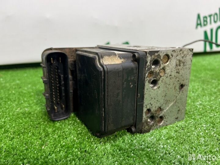 Блок ABS Nissan Pathfinder R50 VQ35DE 2000