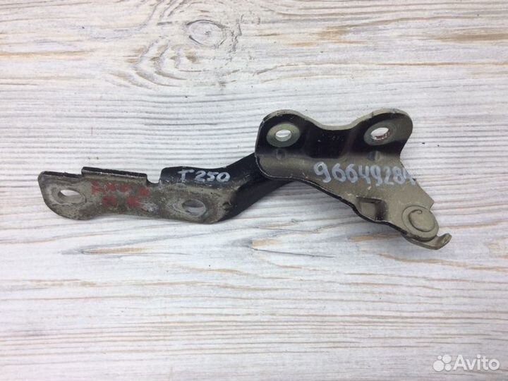 Петля капота правая Chevrolet Aveo T250 2005-2011