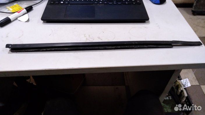 Накладка стекла заднего правого для Suzuki Swift 2