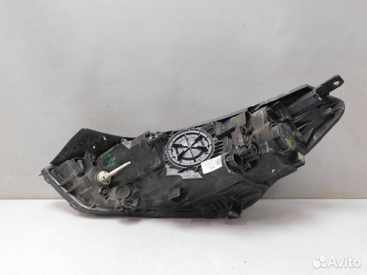 Фара правая Hyundai Tucson