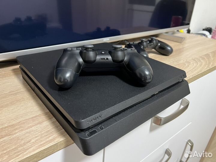 Sony playstation 4 slim