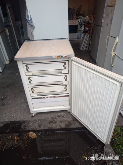 Отличная морозилка Бирюса